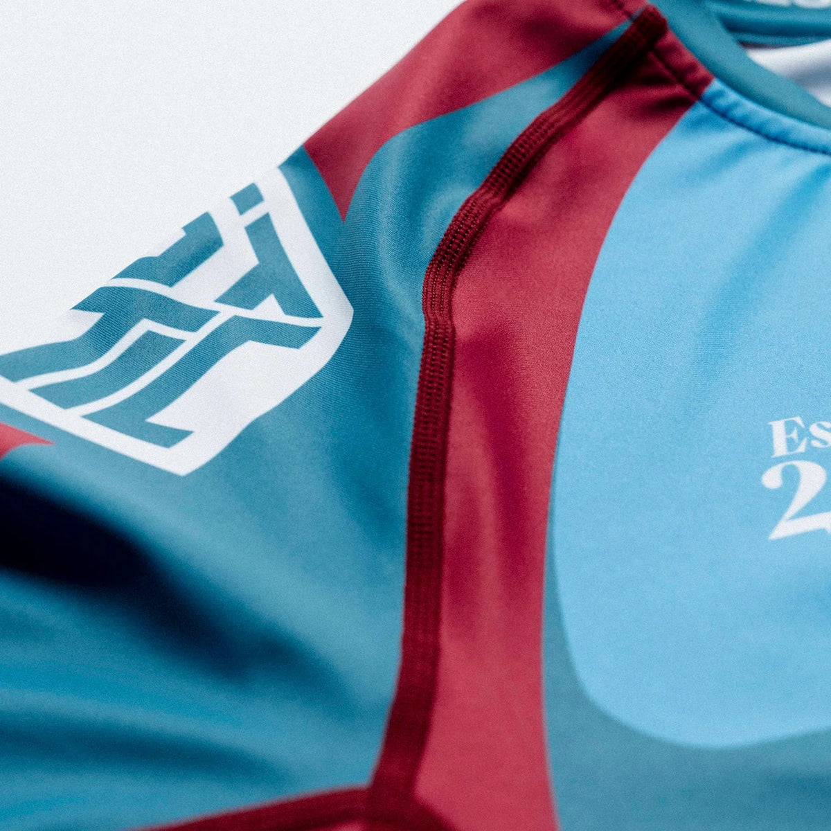 Cross Rashguard - Maroon